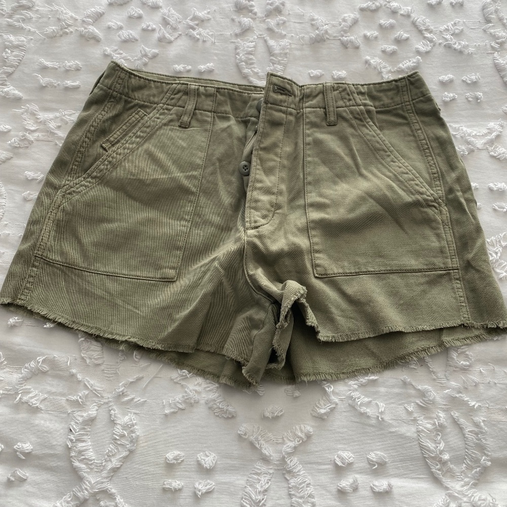Women's Raw Hem pocket shorts